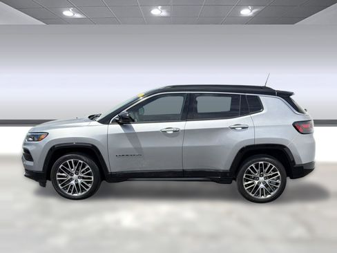 Used 2023 Jeep Compass Limited w/ Elite Group AWD/4WD image 2