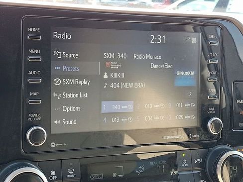 Used 2021 Toyota Highlander XLE image 20