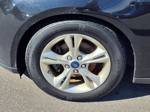 Used 2014 Ford Focus SE w/ SE Winter Package image 24