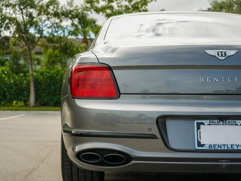 Used 2022 Bentley Flying Spur Plug-In Hybrid image 85