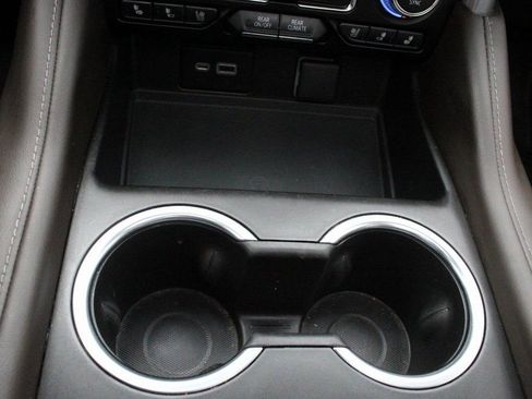 Used 2022 GMC Yukon SLT w/ SLT Premium Package image 44