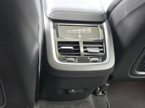 Used 2022 Volvo XC60 B6 Inscription w/ Advanced Package AWD/4WD image 12