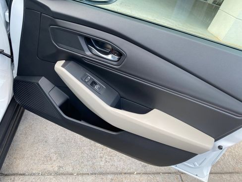 Used 2023 Honda Accord EX image 31