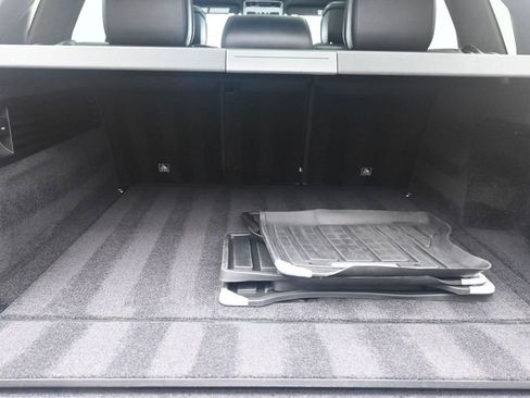 Used 2020 Land Rover Range Rover HSE image 25