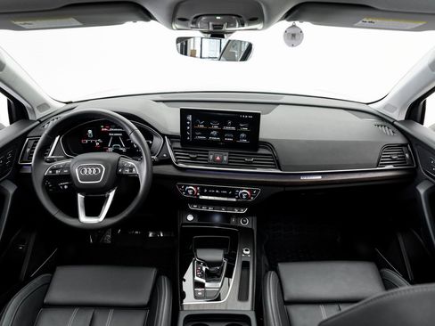 Certified 2025 Audi Q5 2.0T Premium Plus w/ Premium Plus Package image 19
