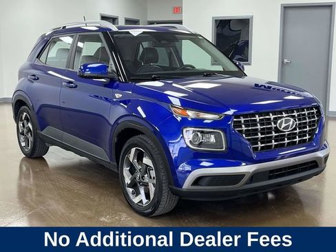 Certified 2023 Hyundai Venue Limited w/ Cargo Package FWD image 3