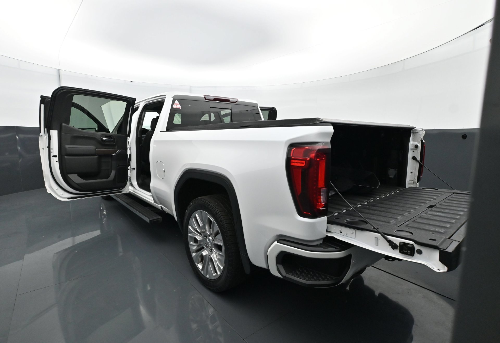 Used 2022 GMC Sierra 1500 Denali w/ Denali Premium Package AWD/4WD image 34