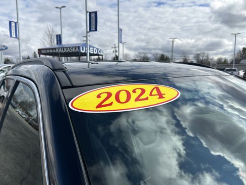 Used 2024 Jeep Compass Limited image 25