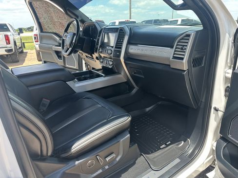 Used 2019 Ford F250 Platinum w/ Platinum Ultimate Package AWD/4WD image 15