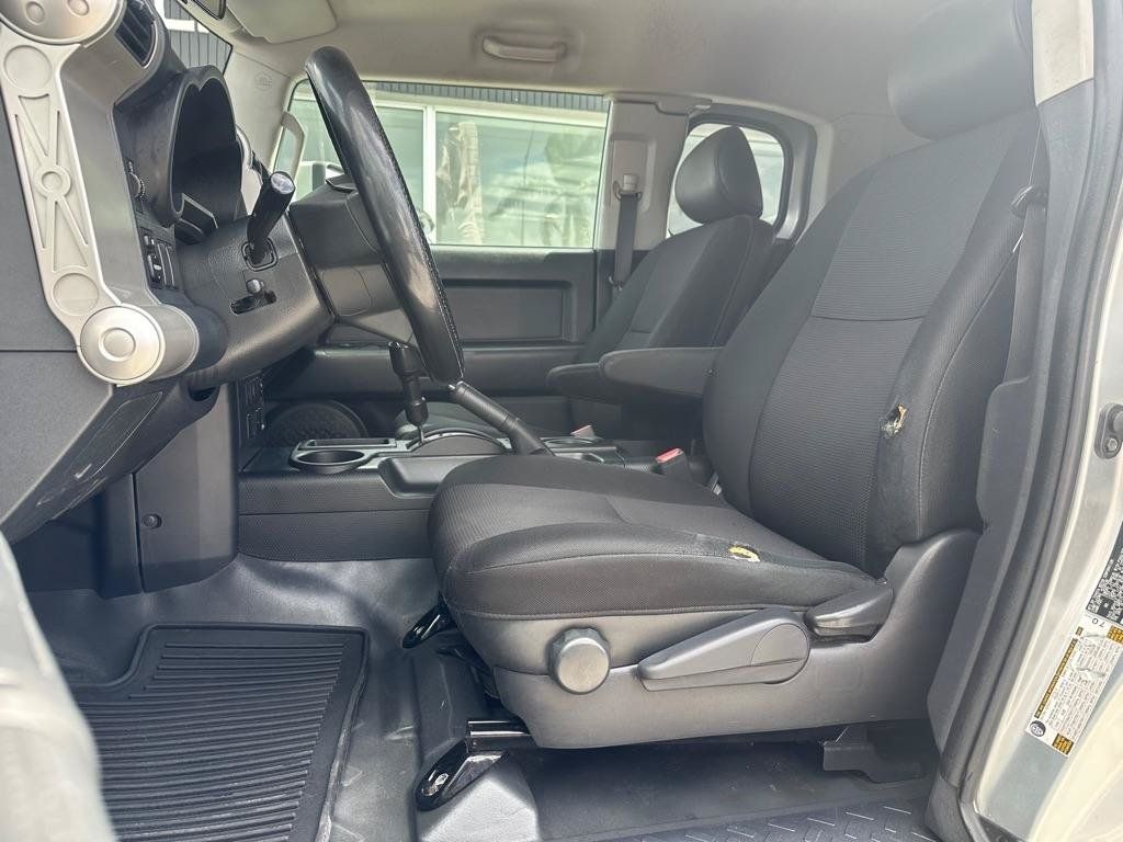 Used 2007 Toyota FJ Cruiser 2WD w/ Convenience Pkg image 10
