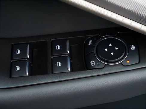 Used 2025 Ford Explorer Active w/ Active Comfort Package image 25