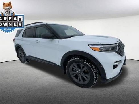 Used 2021 Ford Explorer XLT w/ Equipment Group 202A image 2