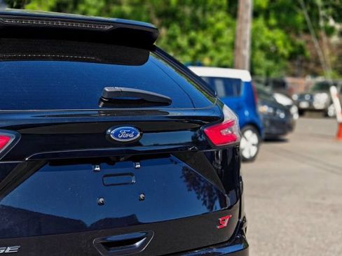 Used 2020 Ford Edge ST w/ Cold Weather Package AWD/4WD image 8