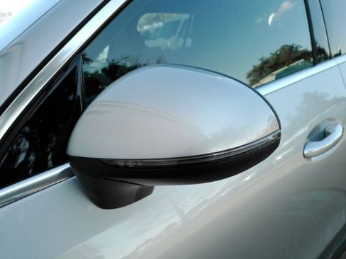 Used 2025 Mercedes-Benz GLC 300 image 17