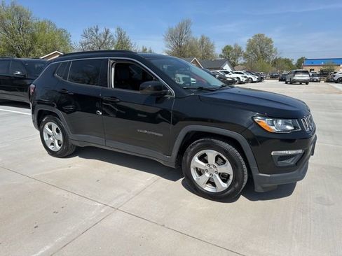 Used 2018 Jeep Compass Latitude w/ Popular Equipment Group image 16