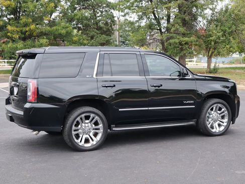 Used 2018 GMC Yukon SLT w/ Premium Edition image 4