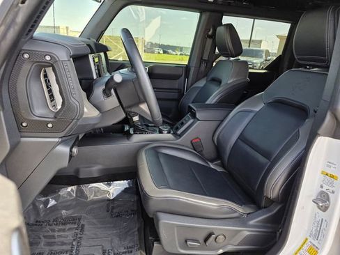 Used 2025 Ford Bronco Outer Banks image 12