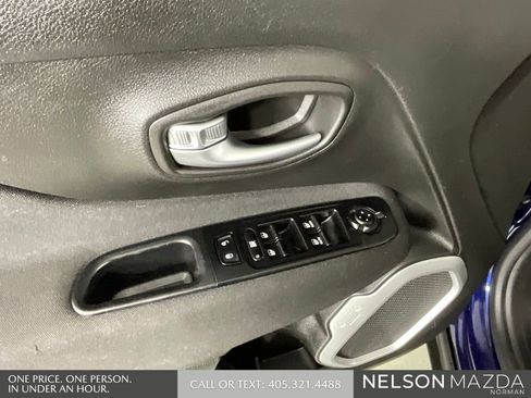 Used 2021 Jeep Renegade Latitude w/ Convenience Group FWD image 17