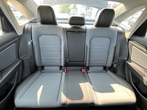 Used 2025 Volkswagen Jetta SE FWD image 27