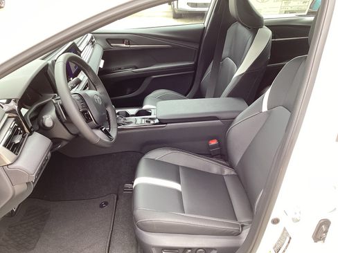 New 2026 Toyota Camry SE w/ Convenience Package FWD image 5