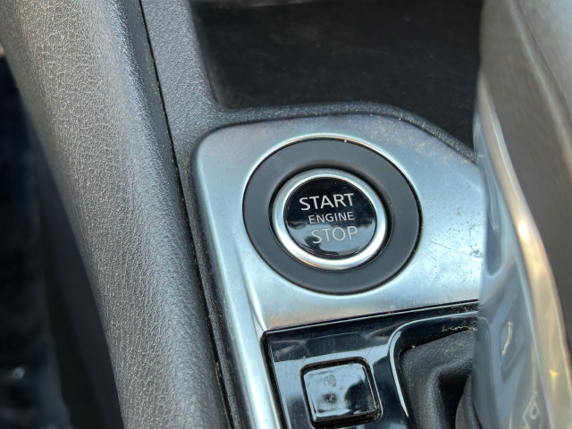 Used 2025 Nissan Sentra SV FWD image 31
