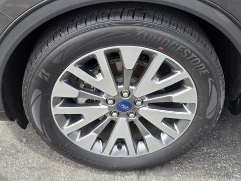 Certified 2020 Ford Escape Titanium FWD image 9