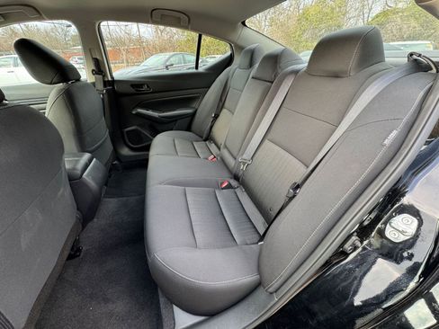 Used 2025 Nissan Altima 2.5 SV image 33