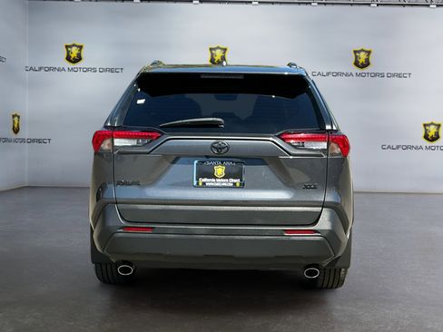 Used 2021 Toyota RAV4 XLE Premium image 6