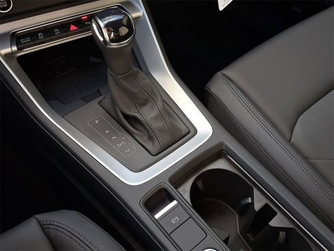 New 2025 Audi Q3 2.0T Premium image 15