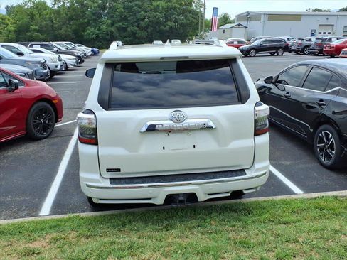 Used 2017 Toyota 4Runner Limited AWD/4WD image 12