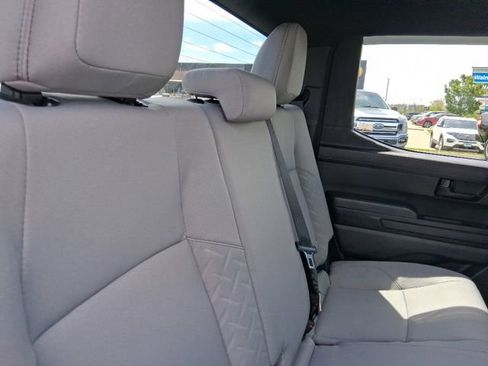 Used 2025 Toyota Tacoma SR5 AWD/4WD image 11
