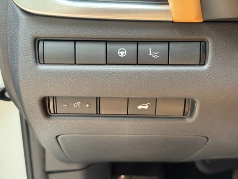Used 2021 Nissan Rogue Platinum FWD image 18