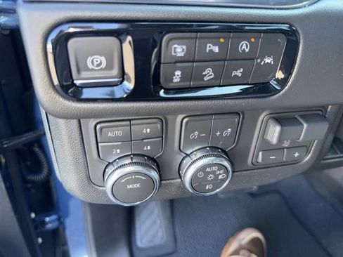 New 2026 GMC Yukon XL Denali AWD/4WD image 16
