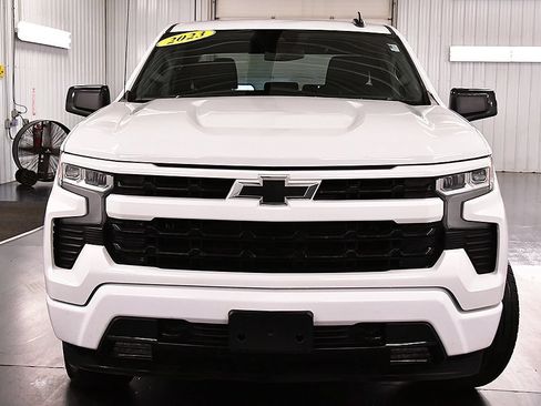 Used 2023 Chevrolet Silverado 1500 RST w/ Z71 Off-Road Package AWD/4WD image 2