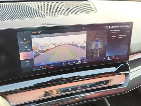 Used 2024 BMW i5 eDrive40i w/ Convenience Package image 17