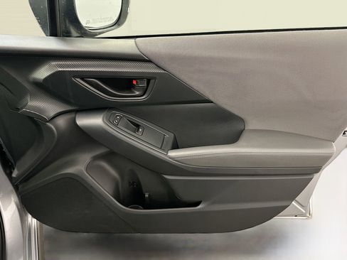 Used 2025 Subaru Crosstrek 2.0i Premium image 33