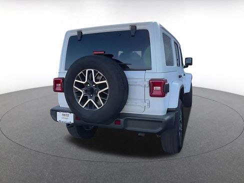 Used 2025 Jeep Wrangler Unlimited Sahara AWD/4WD image 15