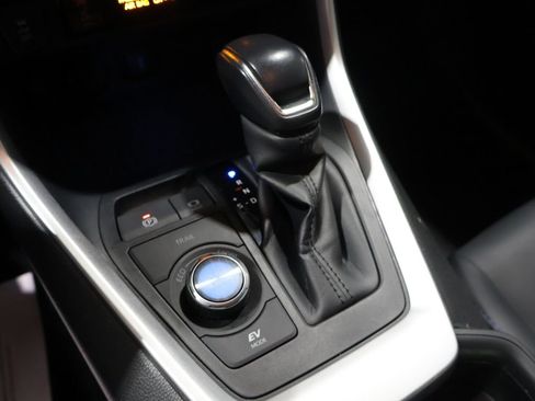 Used 2021 Toyota RAV4 XSE image 33