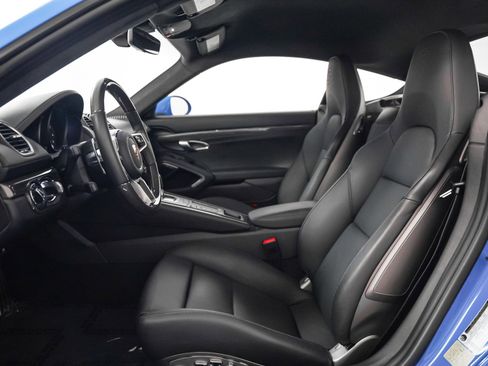 Used 2025 Porsche 718 Cayman GT4 image 5