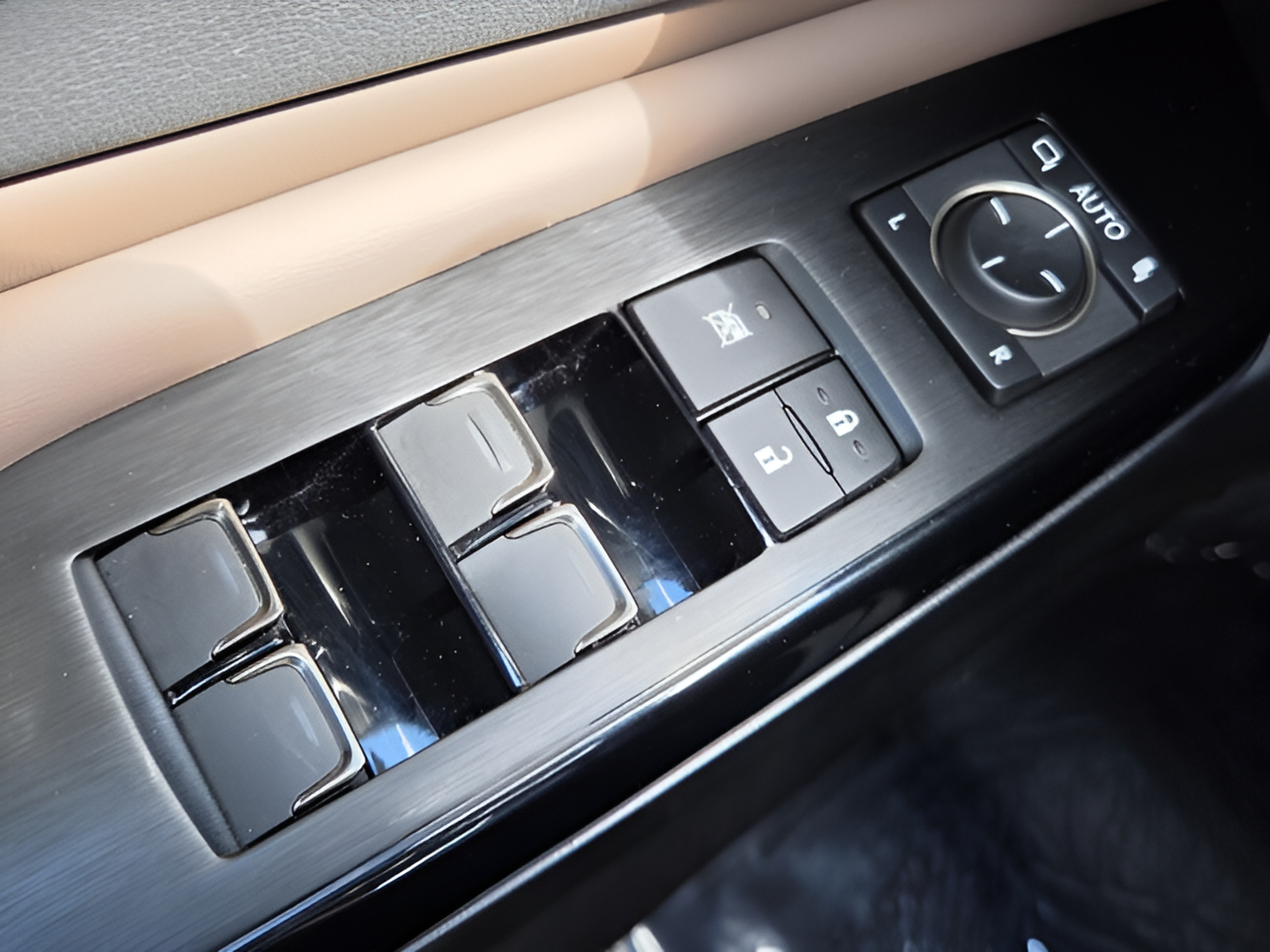 Used 2025 Lexus ES 350 w/ Premium Package FWD image 31