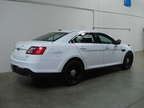 Used 2016 Ford Taurus Police Interceptor AWD w/ Ready For The Road Package image 5