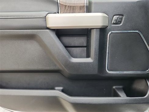 Used 2019 Ford F250 Lariat w/ Lariat Ultimate Package image 23