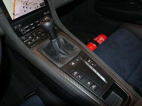 Used 2024 Porsche 718 Cayman GT4 RS image 41