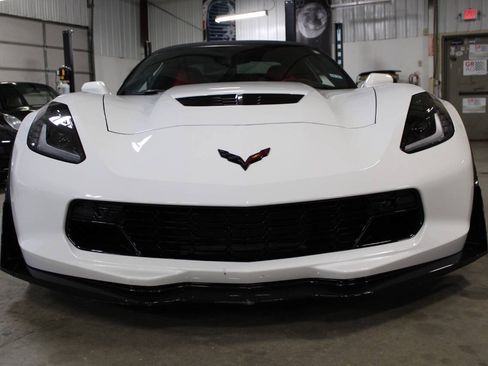 Used 2016 Chevrolet Corvette Z06 w/ 3LZ Preferred Equipment Group RWD image 9
