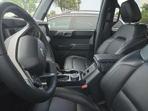 Used 2025 Ford Bronco Badlands AWD/4WD image 5