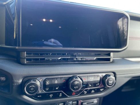 Used 2024 Jeep Wrangler Unlimited Rubicon 392 image 16