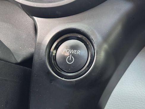Used 2025 Toyota Sienna XLE FWD image 25