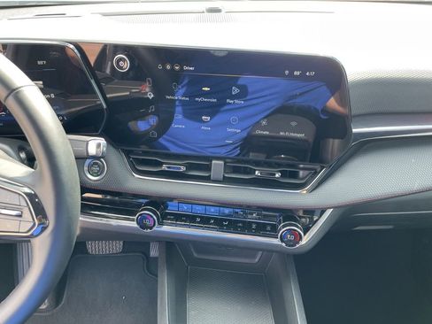 Used 2025 Chevrolet Equinox RS image 18