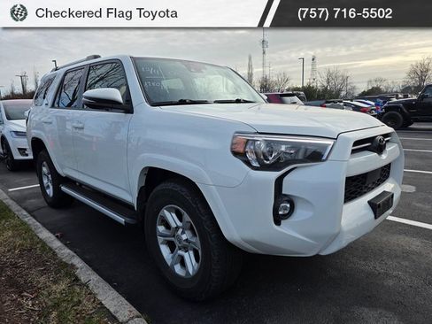 Used 2023 Toyota 4Runner SR5 Premium image 3