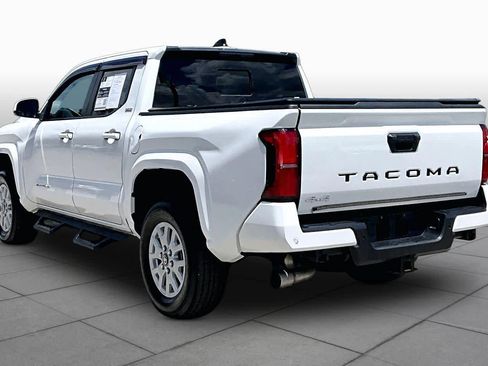 Used 2024 Toyota Tacoma SR5 AWD/4WD image 12